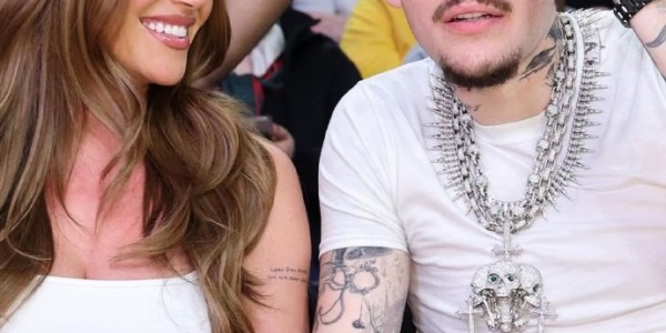 NBA场边观众展现热情|_新浪体育_新浪新闻