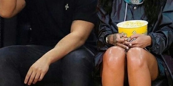 NBA场边观众展现热情|_新浪体育_新浪新闻