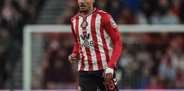 华体会体育-记者：埃弗顿、诺丁汉森林有意桑德兰前锋伊西多，已询问球员情况