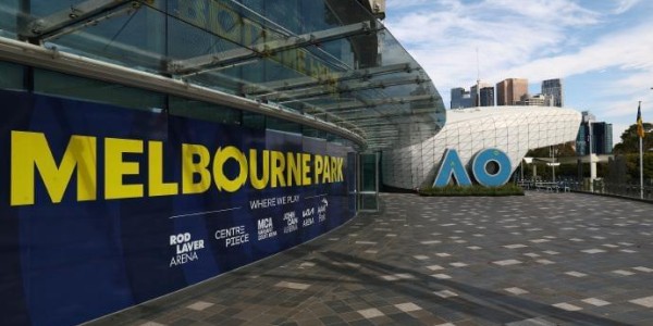 华体会体育-虎妞送蛋牛犊进四强，张帅女双进八强混双止步，三番战紫薇不轻敌